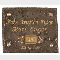 Skilt med ringeknapp