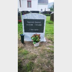 Gravstein Vinjeronden 60 x 40