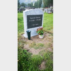 Gravstein Vinjeronden 60 x 40