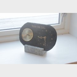 Skifer Barometer og klokke p� kleberstett